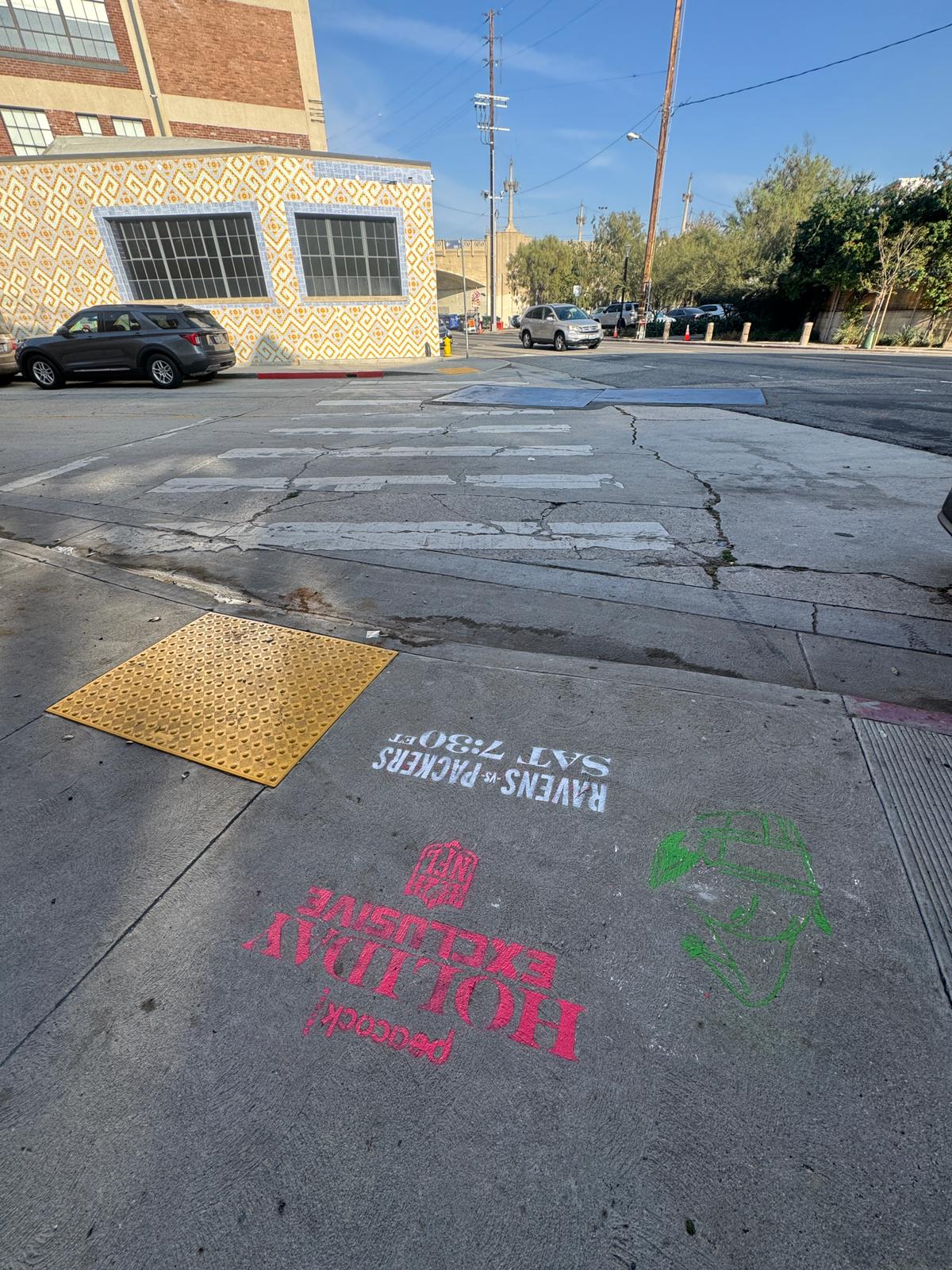 Stencil 25.8 Arts District Mateo St